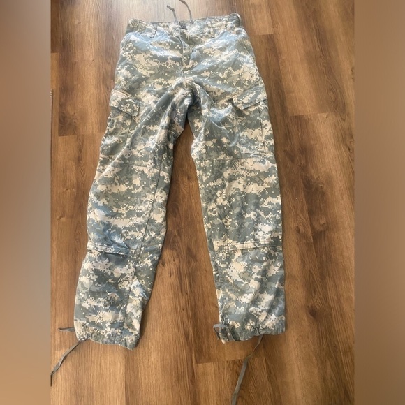 U.S. Army Other - Army combat BDU pants size small regular digital Camoflauge see tag for size